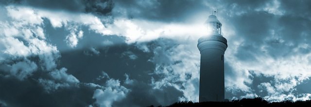 Uw website is als een vuurtoren: hij kan klanten aantrekken en hen waardevolle informatie geven zodat hun schip niet strandt. Optimaliseer hiervoor uw code, uw inhoud en de wegwijzers naar uw website.