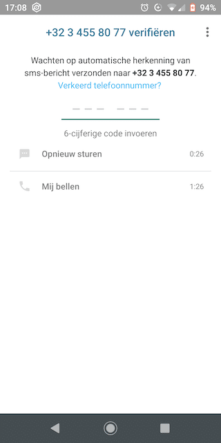 3. Geef de 6-cijferige code in die je ontvangen hebt op het gekoppelde nummer. Voor een vast nummer tik je op ‘Mij bellen’. WhatsApp Business geeft je dan de code telefonisch door.
